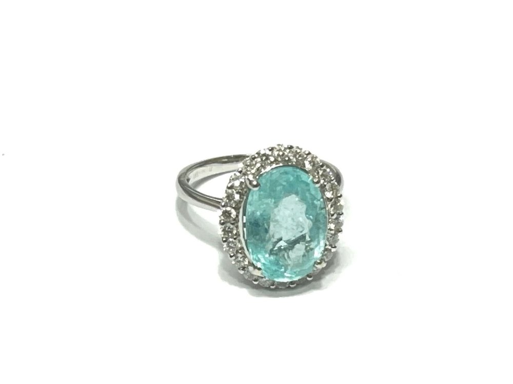Anel em Ouro Branco 18k