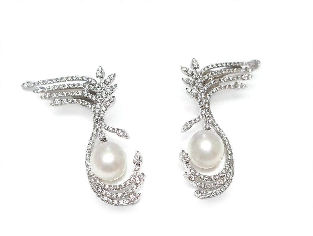 Brinco em Ouro Branco 18k com Diamante e Pérola