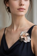 Pingente Flores em Ouro 18k com Diamante — vista 2