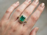 Anel em Ouro Branco 18k com Diamante e Esmeralda — vista 2