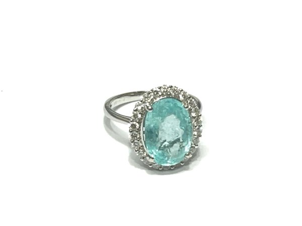Anel em Ouro Branco 18k