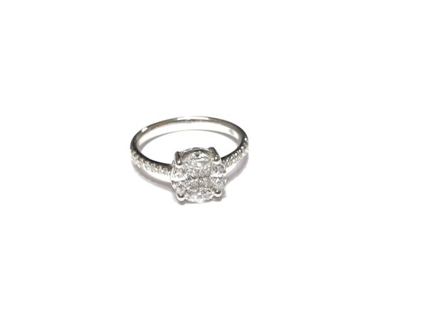 Anel Solitário em Ouro Branco 18k com Diamante II