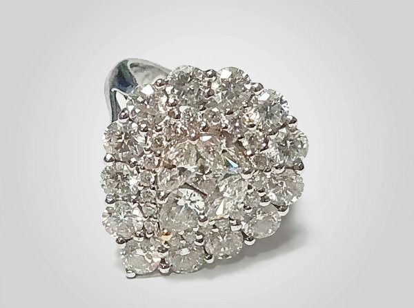 Anel em Ouro Branco 18k com Diamante II