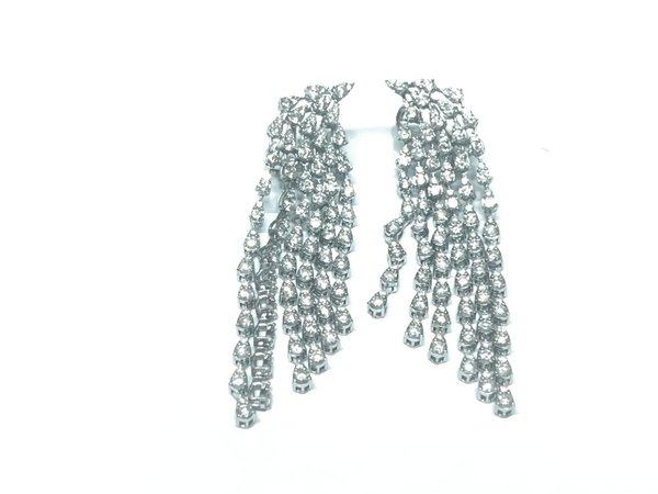 Brinco em Ouro Branco 18k