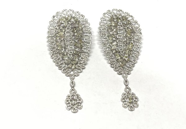 Brinco em Ouro Branco 18k