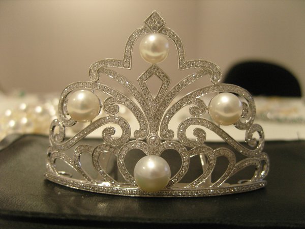 Pingentes em Ouro Branco 18k com Diamante